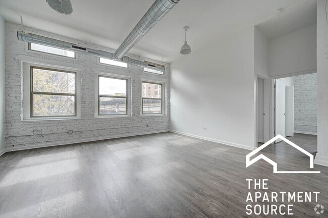 Building Photo - 932 W Dakin St Rental