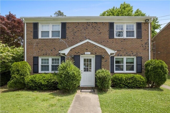 Building Photo - 2-Bedroom Duplex