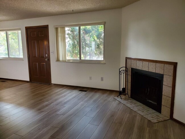 Photo - 2 bedroom, 1 bath - Great location! Unit 5538