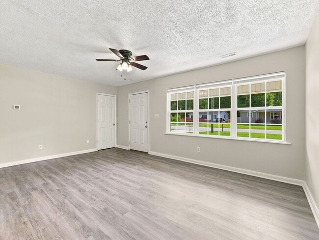 Photo - 205 5th Avenue