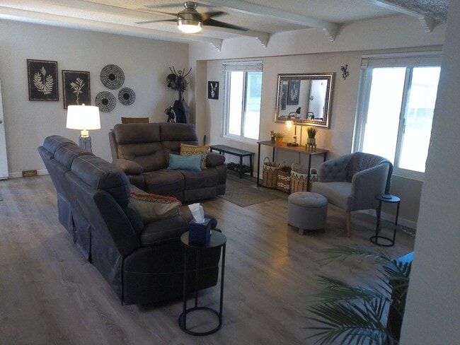 Photo - Beautiful updated condo in Los Lagos Upsta...