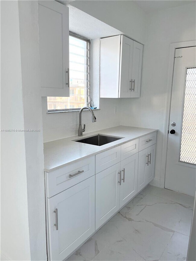 Photo - 6895 Byron Ave Unit 206