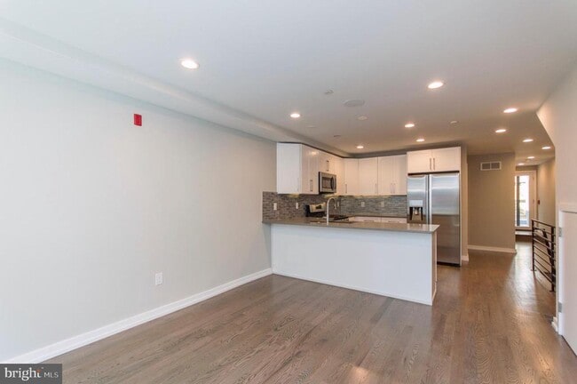 Photo - 1703 Bainbridge St