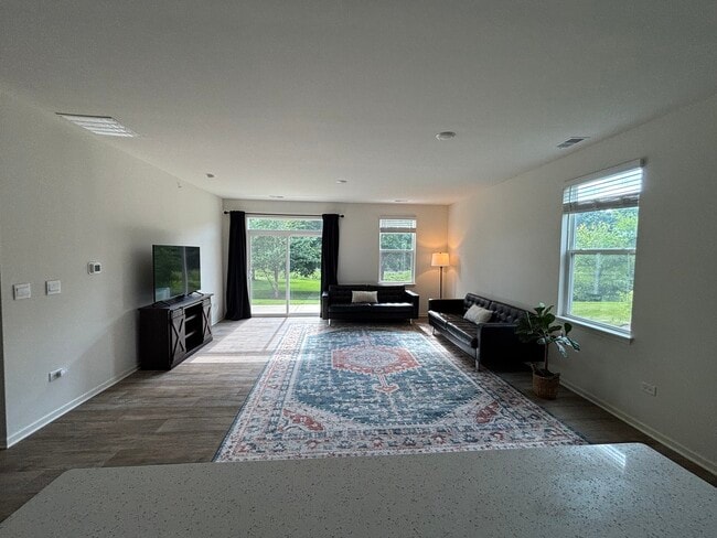 Photo - 922 Darwin St
