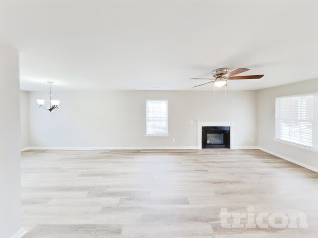 Photo - 301 Bedford Park Dr