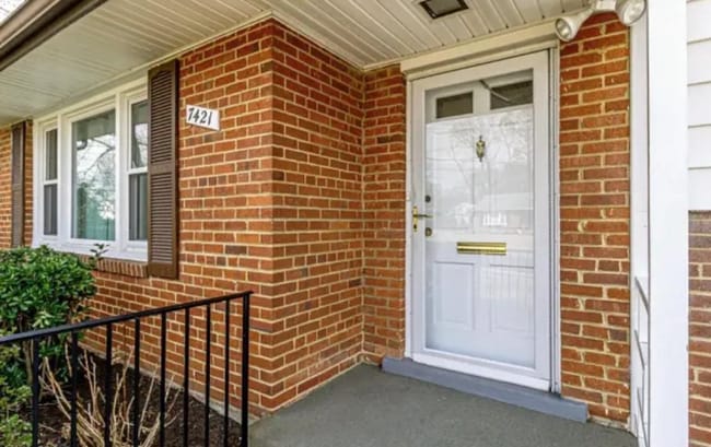 Photo - 7421 Grace St