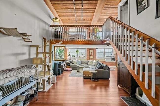 Photo - 1 Tupperware Dr