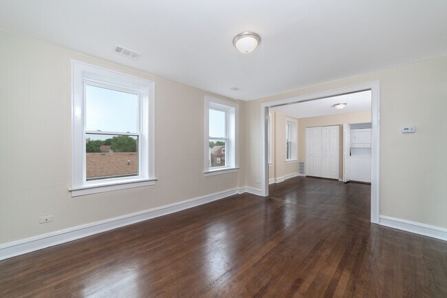 Photo - 3092 S Lyman St Unit 3R