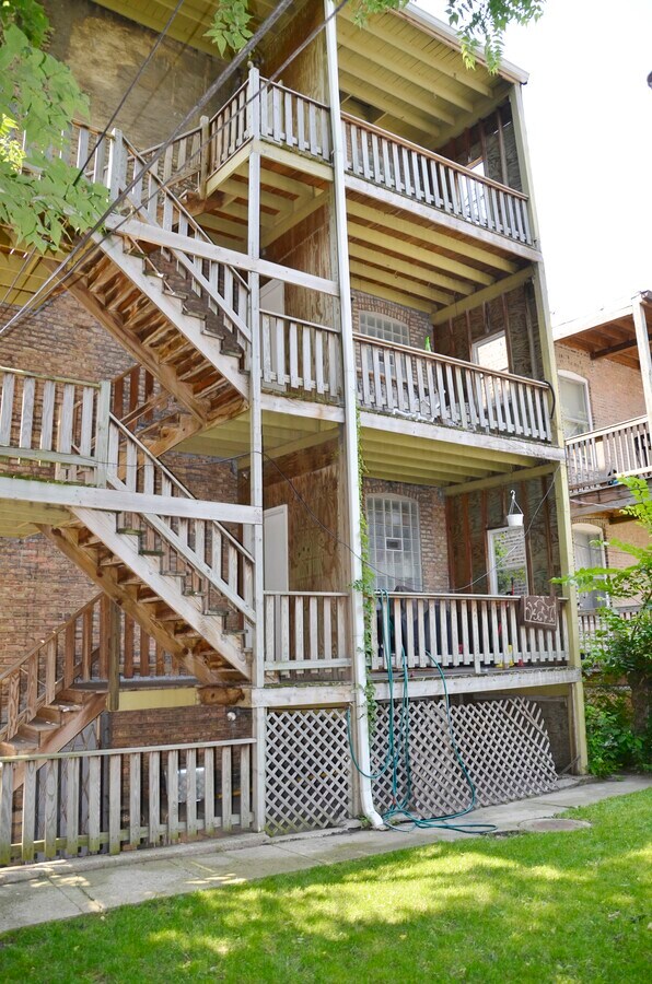 Photo - 6121 S St Lawrence Ave