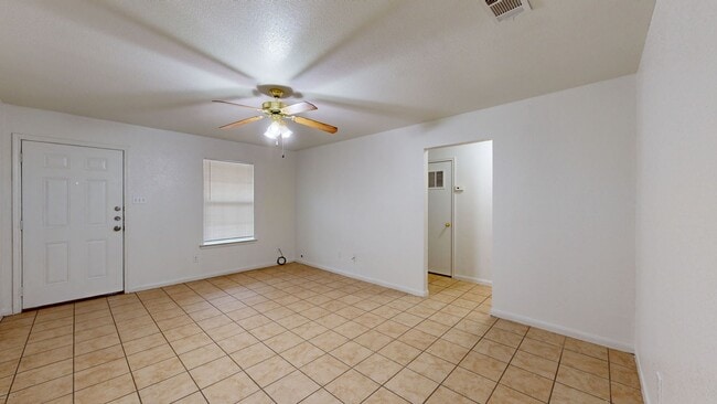 Photo - PRICE IMPROVEMENT NOW ONLY $895!!!!!!!!!!