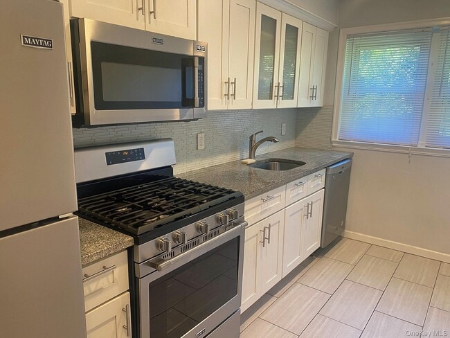 Photo - 49-16 Douglaston Pkwy Unit 2R