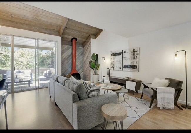 Building Photo - Tranquil Top-Floor End Unit with Stream Views & Resort Amenities — Blocks to Downtown