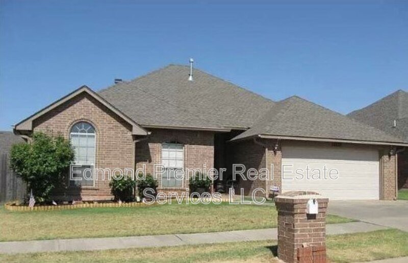 Photo - 17037 Woodvine Dr House