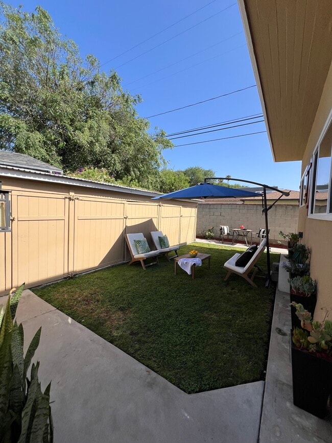 Fully Enclosed Yard - 4014 Higuera St Unit Rear House