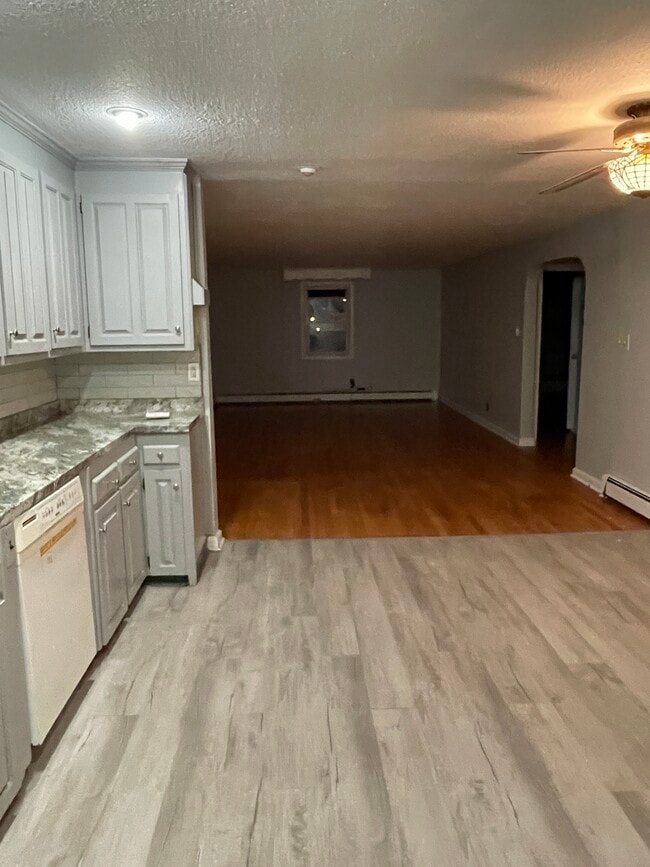 Photo - 34 N Elmhurst Ave Unit House