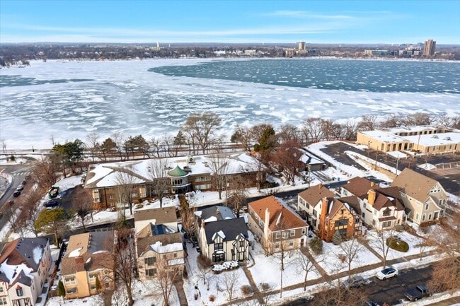 Building Photo - 3540 Irving Ave S Unit #2