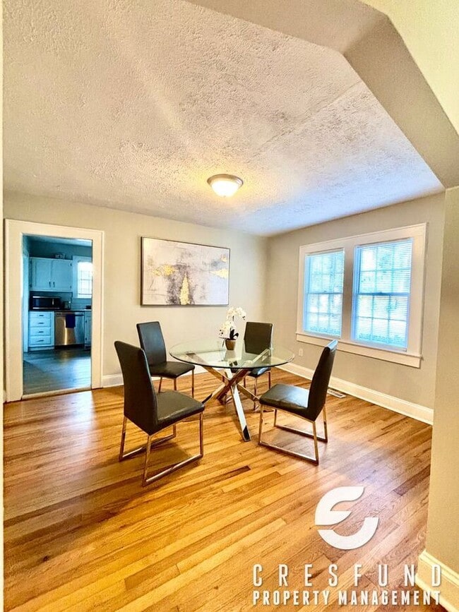 Photo - Charming 3 Bedroom 2 Bath Cottage style