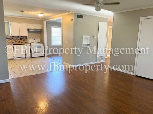 Photo - 3015 Winfield Dr