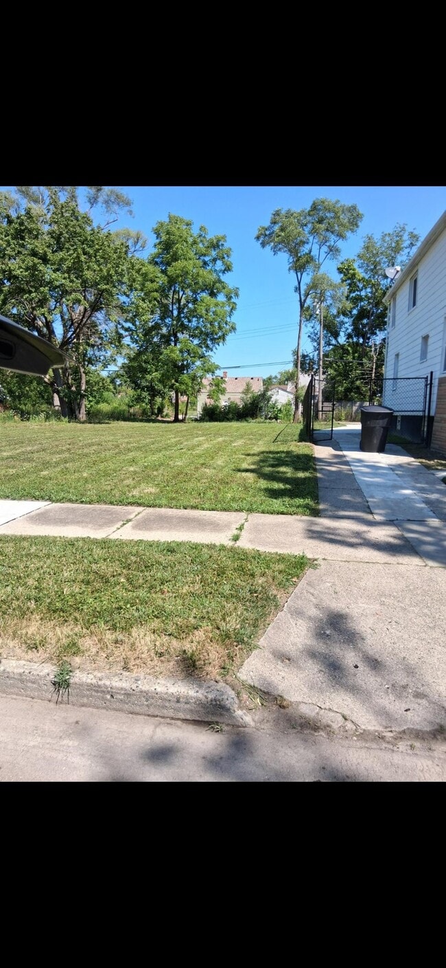 Photo - 15011 Liberal St