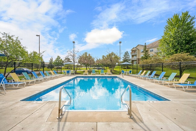 Riverwood Apartments Pool - Riverwood Apartments
