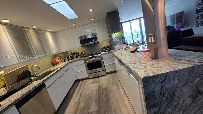 Photo - 5825 Collins Ave Unit 8J