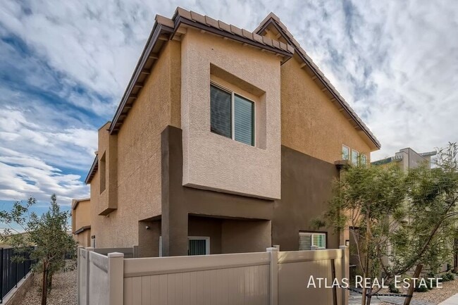 Photo - 4452 Sapphire Moon Ave