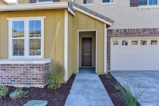 Photo - Spacious 4 Bedroom Home with Downstairs Bedroom and Upstairs Loft in Whitney Ranch Rocklin