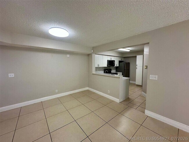 5701 Riverside Dr Unit 205B6