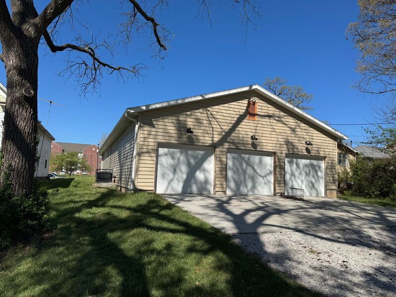 Photo - 1120 N Clay Ave