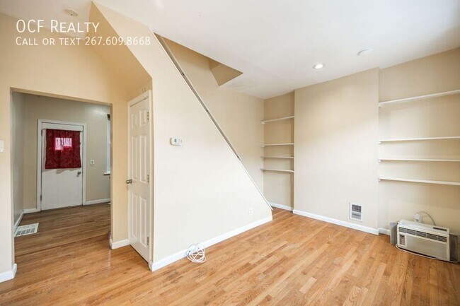 Photo - 2500 E Oakdale St