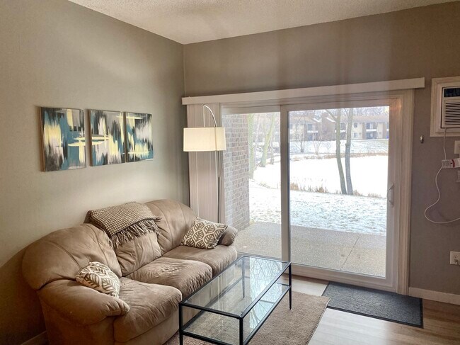 Photo - 1543 Millpond Ct Unit 43