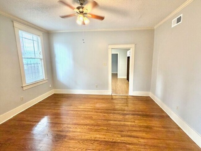 Now Leasing In Near Overton Park and Arts District- 4-bedroom 1.5 Bath Available Now!