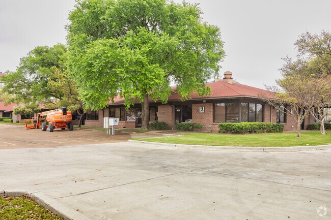 Building Photo - Caroline Eastside