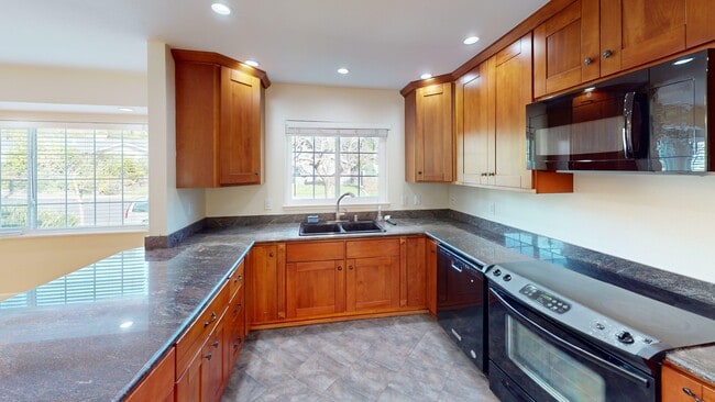 Photo - 207 Knight Dr