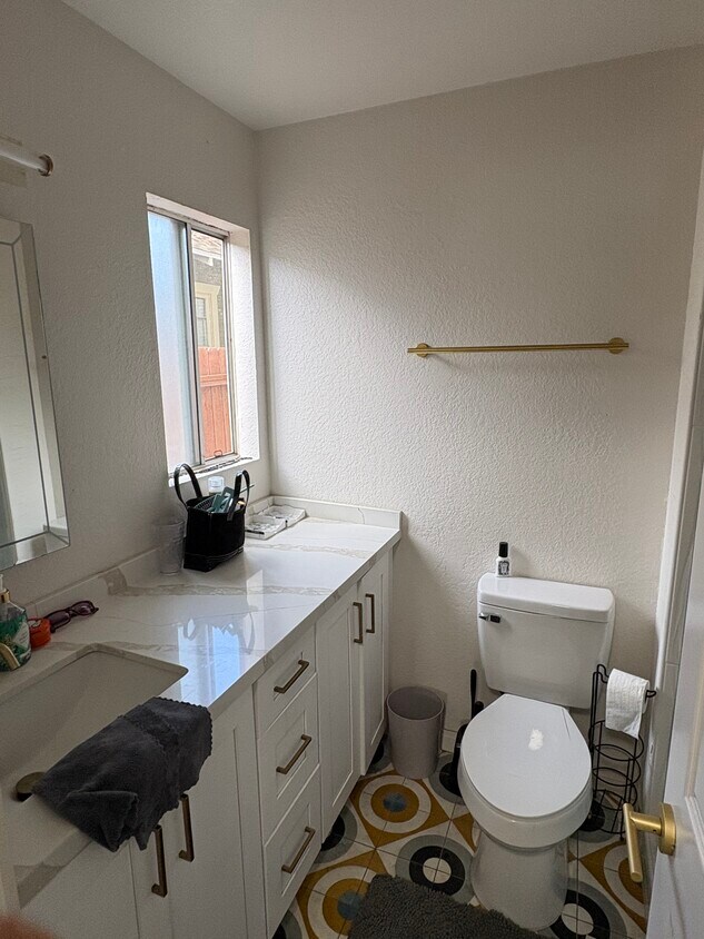 Photo - 745 Newport Ave (Long Beach, CA)