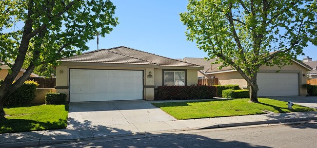Silver Creek Home 3 Bed 2 Bath + Office - Silver Creek Home 3 Bed 2 Bath + Office