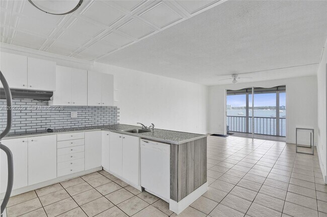 Photo - 2920 Point E Dr Unit N408