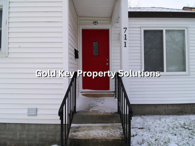 Photo - COMING SOON!! 2 BR 1 BA House with New Flooring and Paint (SECTION 8 APPROVED)