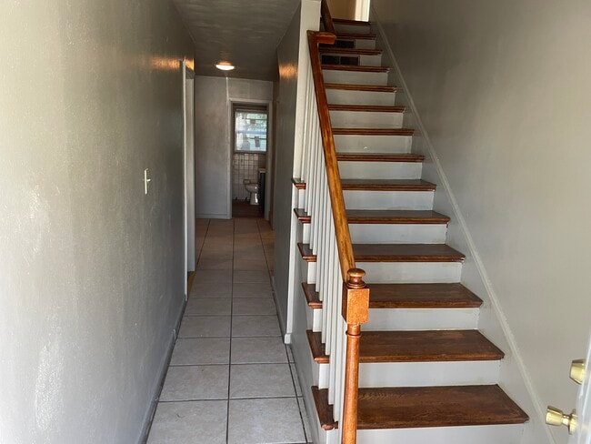 Photo - 915 Mapole Ave