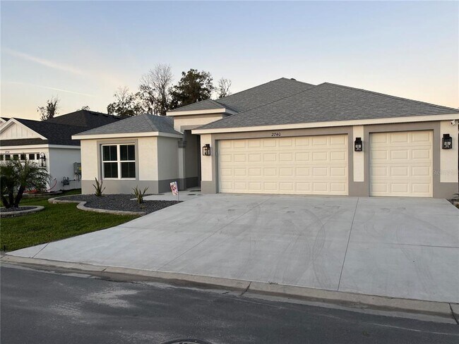 Photo - 2740 Alder Ave