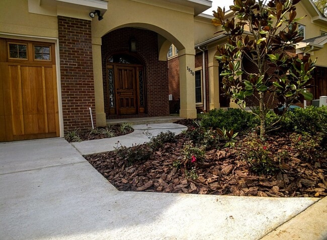 Photo - 3 Bedroom Townhouse - Professionally Located