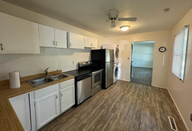 Photo - 3638 Clearwater Dr