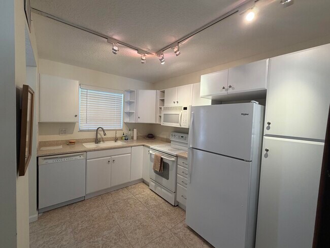 Photo - 769 Jeffery St Unidad 2-103