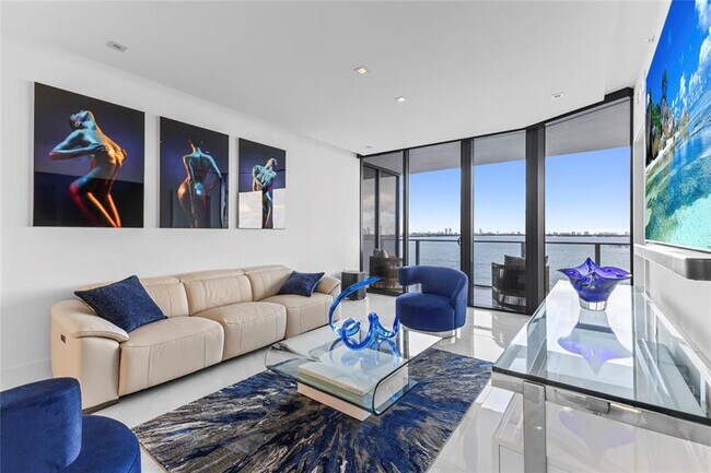 Photo - 700 NE 24th St Unit 705