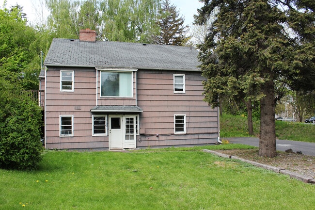 Photo - 1108 NE B St