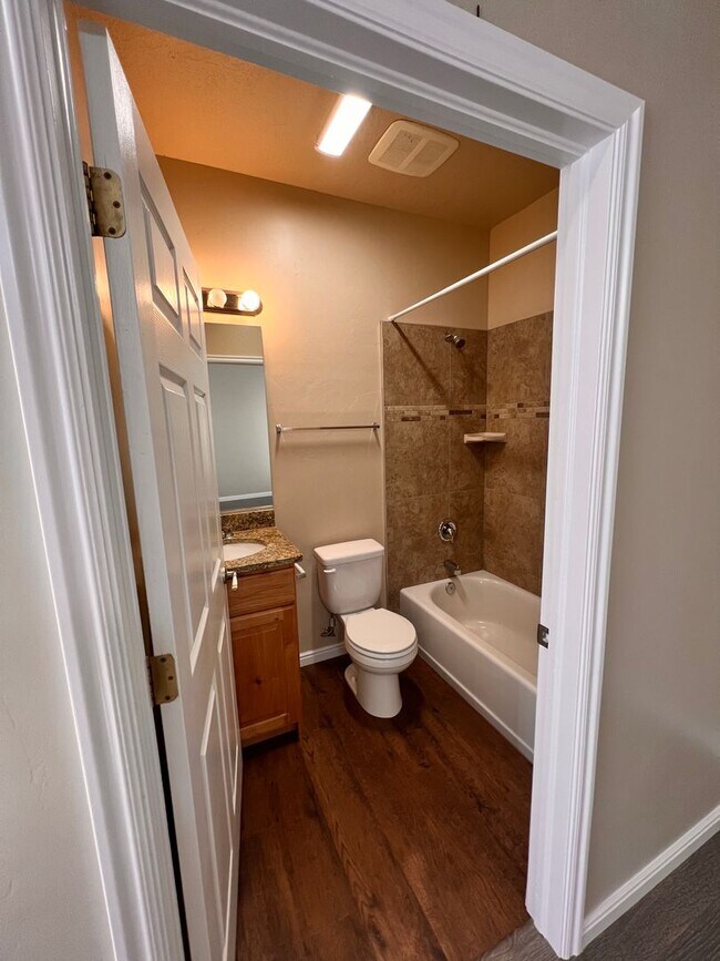 Photo - N100 - 1 Bedroom Apartment