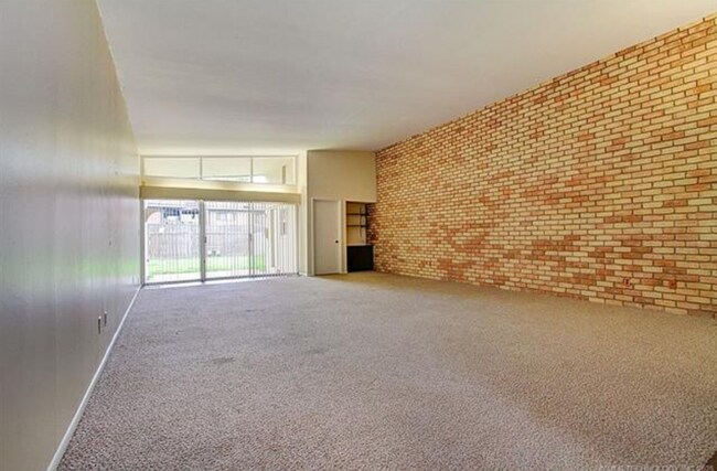 Photo - 48th Pl Duplex Apartamento Unidad 3608