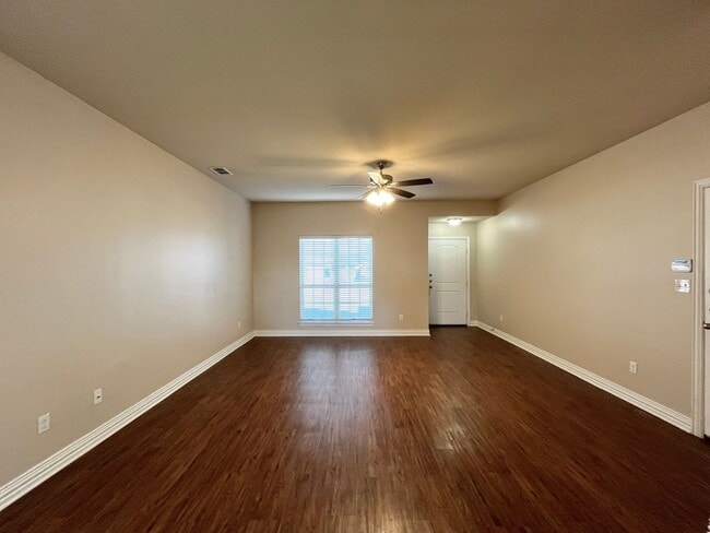 Photo - 319 Princess Place