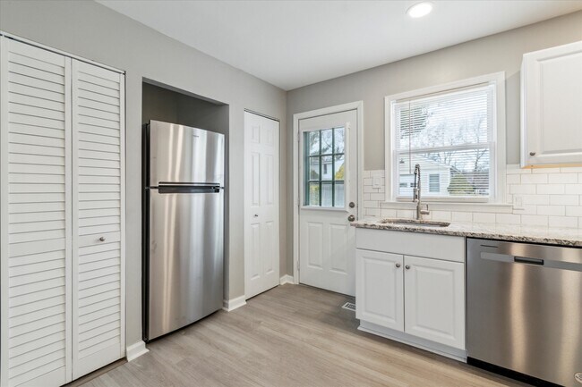 Photo - 118 E Park Ave