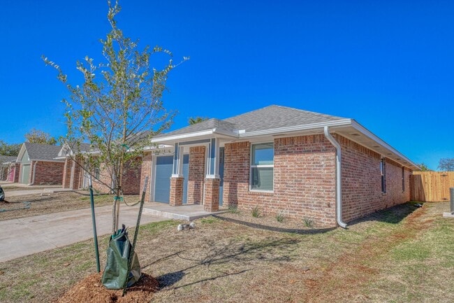Photo - Brand New Construction in Varenna Landing!...